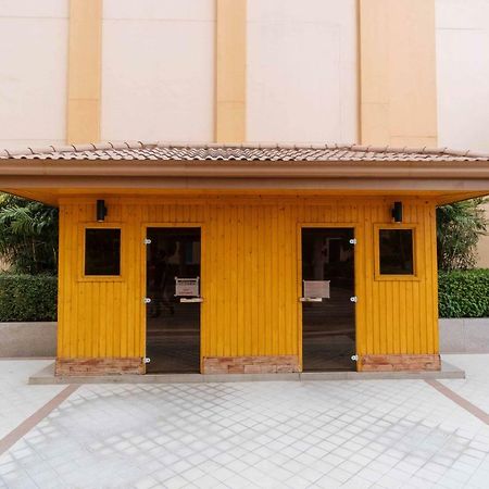 Reddoorz Premium @ Venice Luxury Bgc 2 Makati City Екстер'єр фото