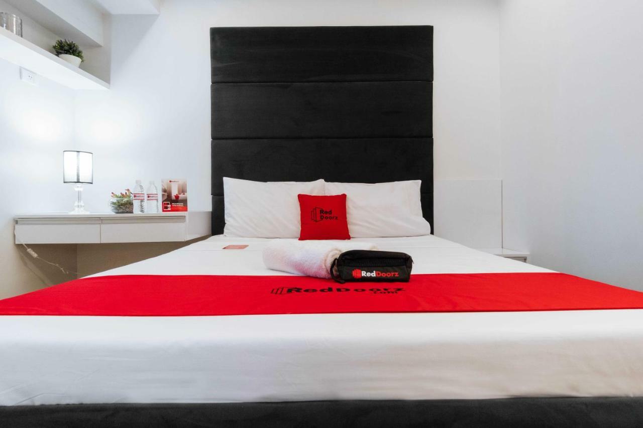 Reddoorz Premium @ Venice Luxury Bgc 2 Makati City Екстер'єр фото