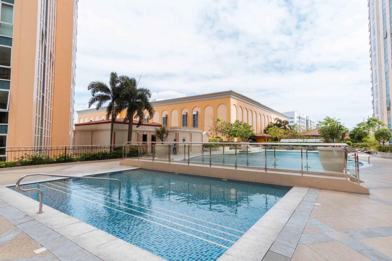 Reddoorz Premium @ Venice Luxury Bgc 2 Makati City Екстер'єр фото