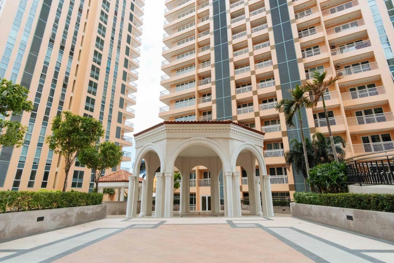 Reddoorz Premium @ Venice Luxury Bgc 2 Makati City Екстер'єр фото